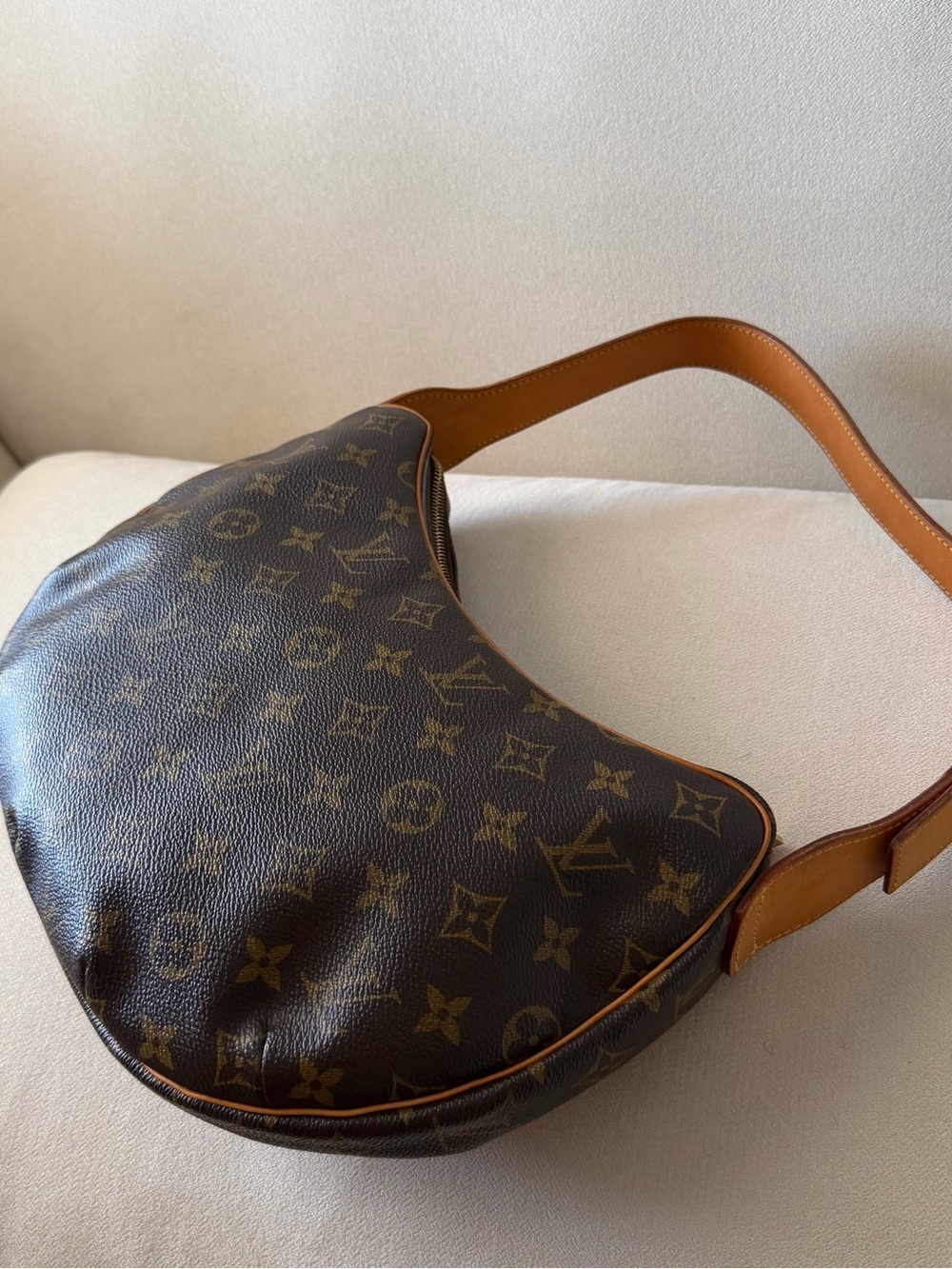 Louis Vuitton Monogram Croissant MM Shoulder Bag - Picture 4 of 6